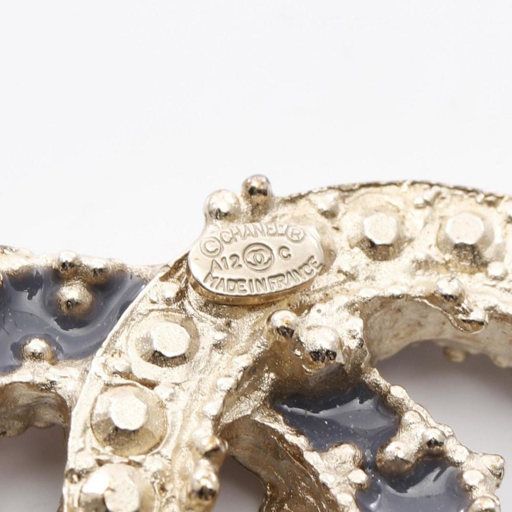 CHANEL Pink Logo Brooch - Picture 3 of 5